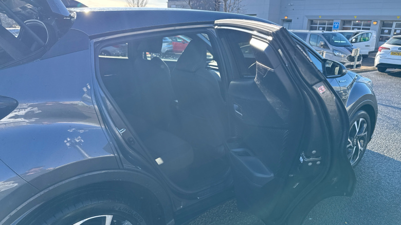 Toyota C-HR 1.8 Hybrid Design 5dr CVT Hybrid Hatchback